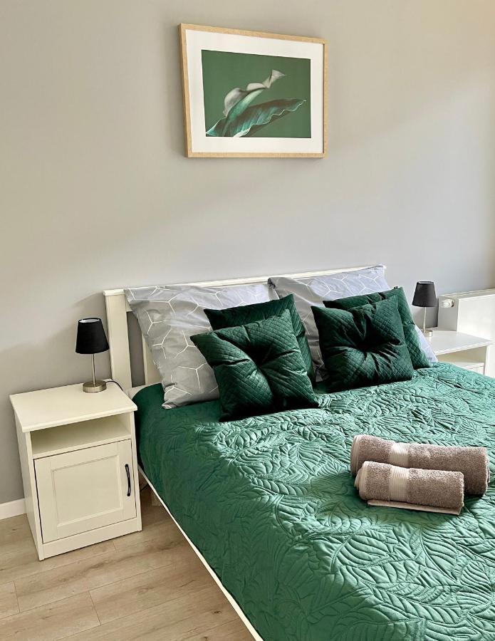 Modern Green Apartment Krasków Εξωτερικό φωτογραφία