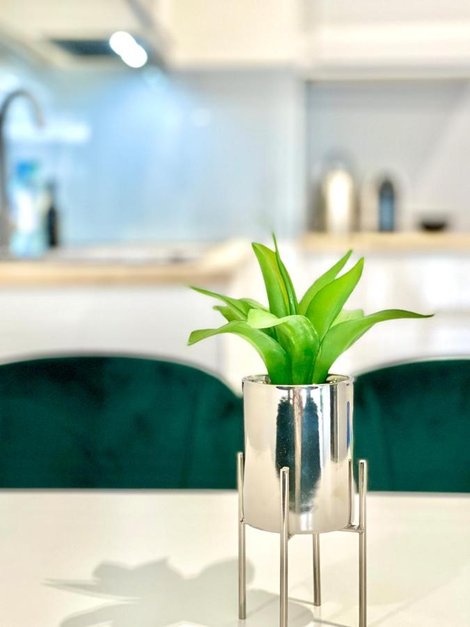 Modern Green Apartment Krasków Εξωτερικό φωτογραφία