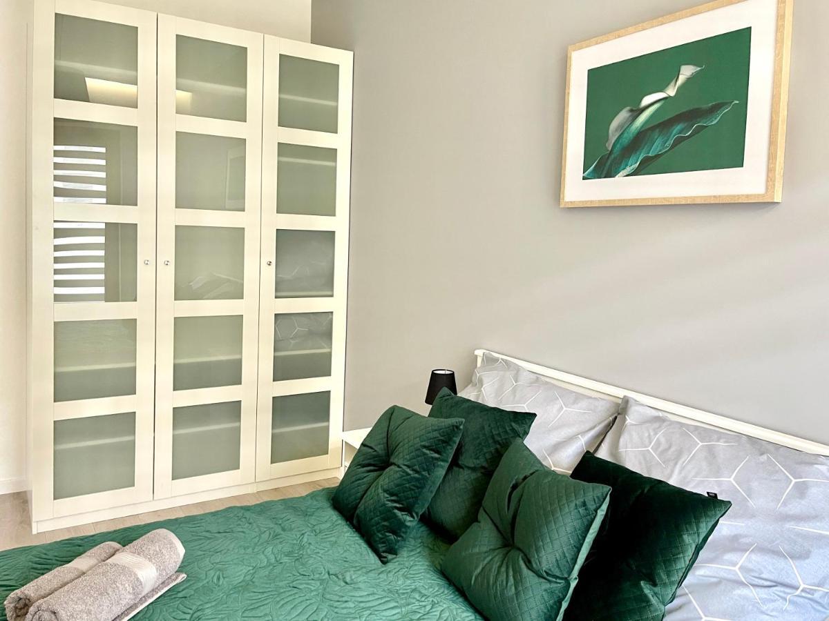 Modern Green Apartment Krasków Εξωτερικό φωτογραφία